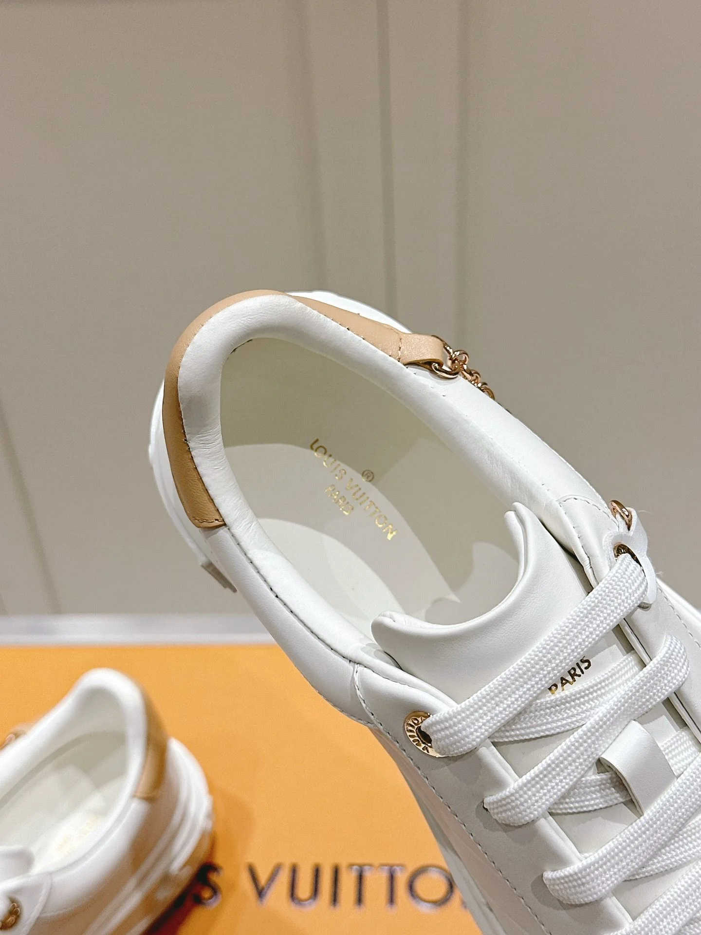 Fashionable Louis Vuitton Low Shoes 31633