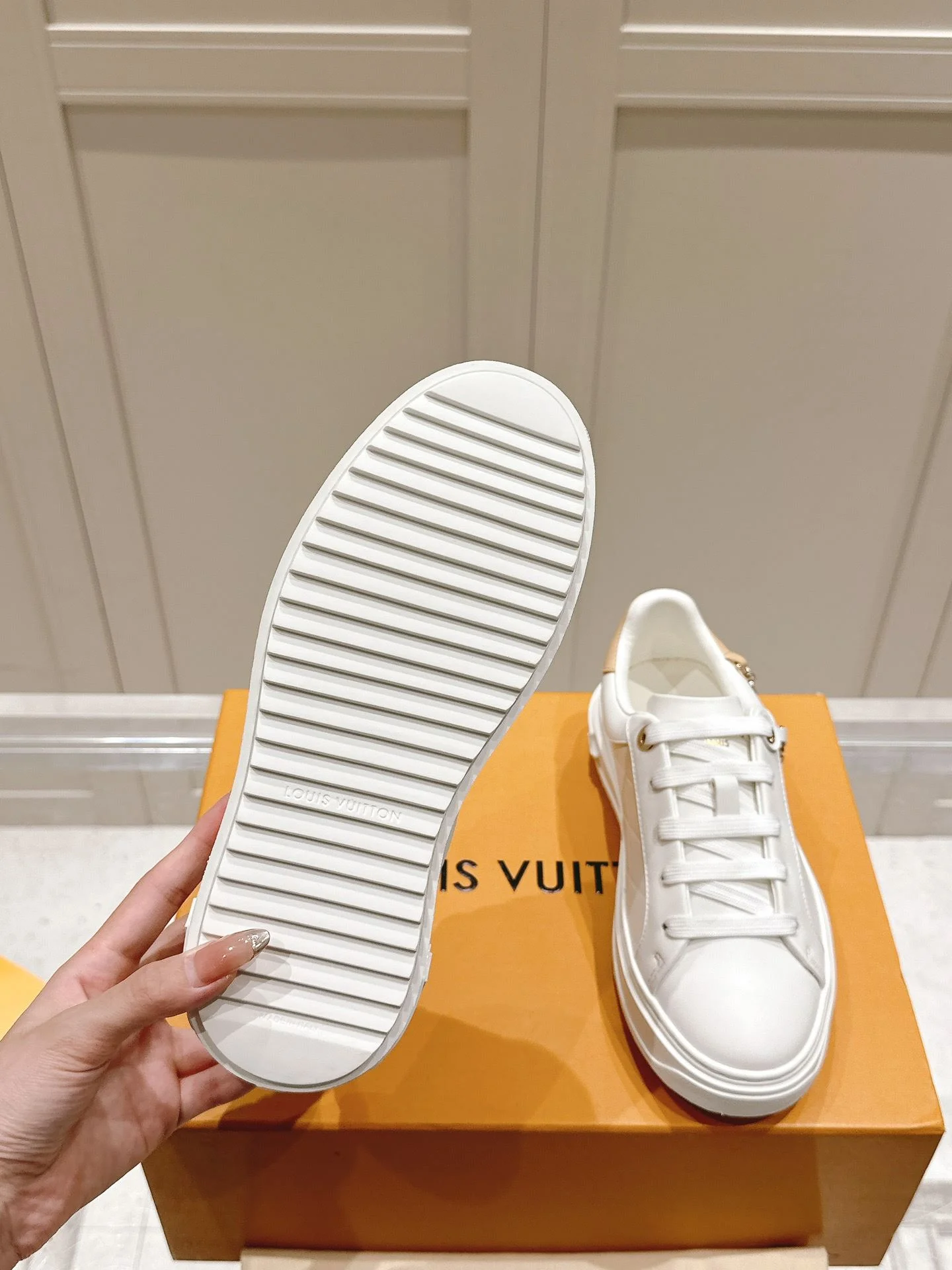 Fashionable Louis Vuitton Low Shoes 31633