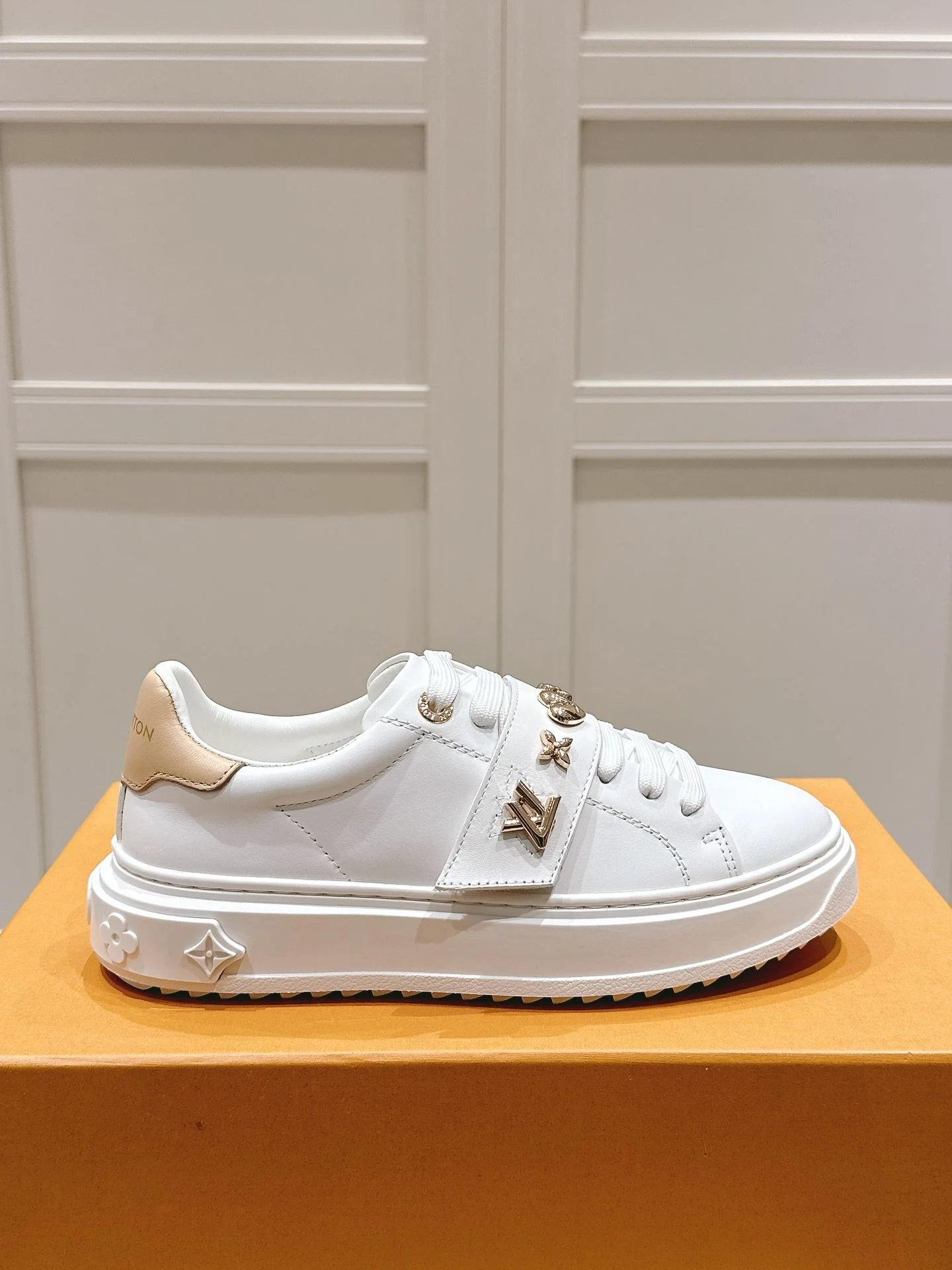 EasyMatch Louis Vuitton Low Shoes 31618