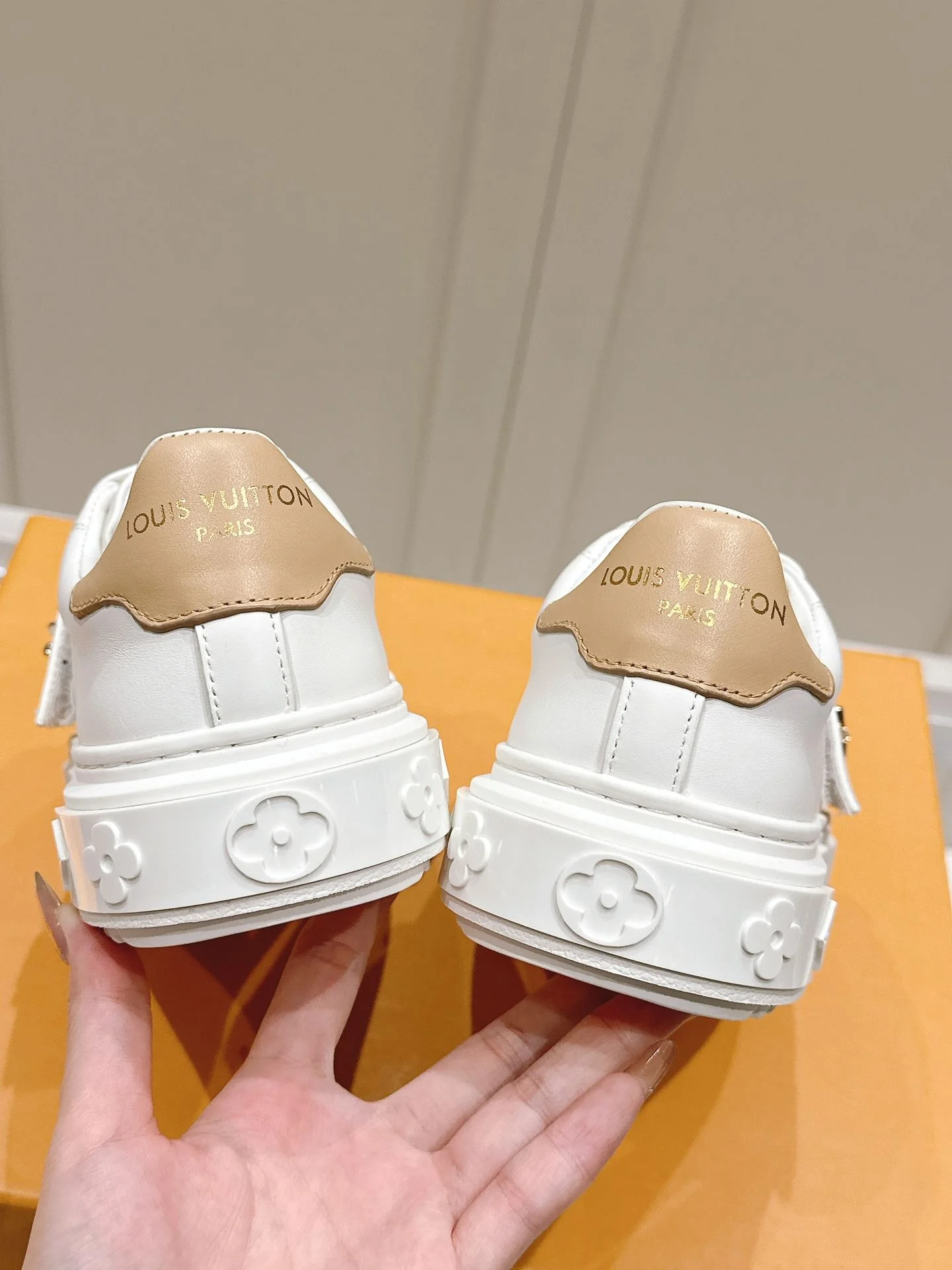 EasyMatch Louis Vuitton Low Shoes 31618