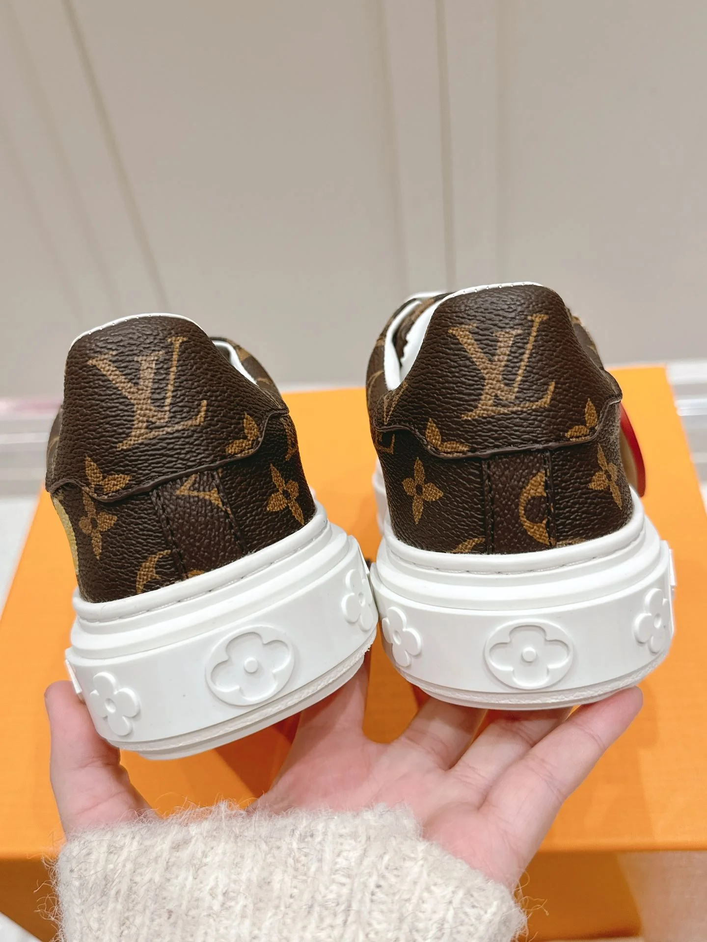 Louis Vuitton Low Shoes SoftTouch 31622