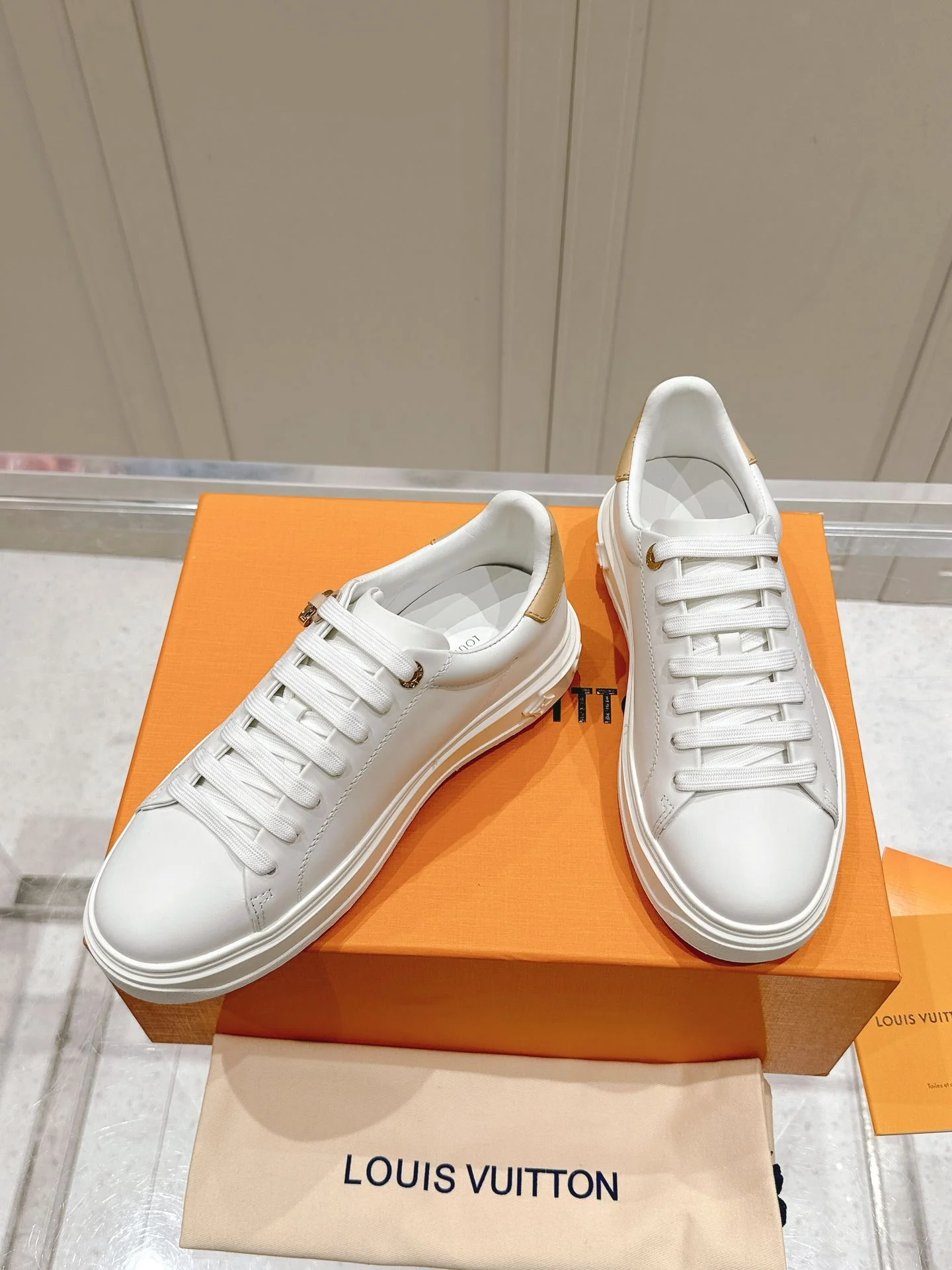 Affordable Louis Vuitton Low Shoes 31625