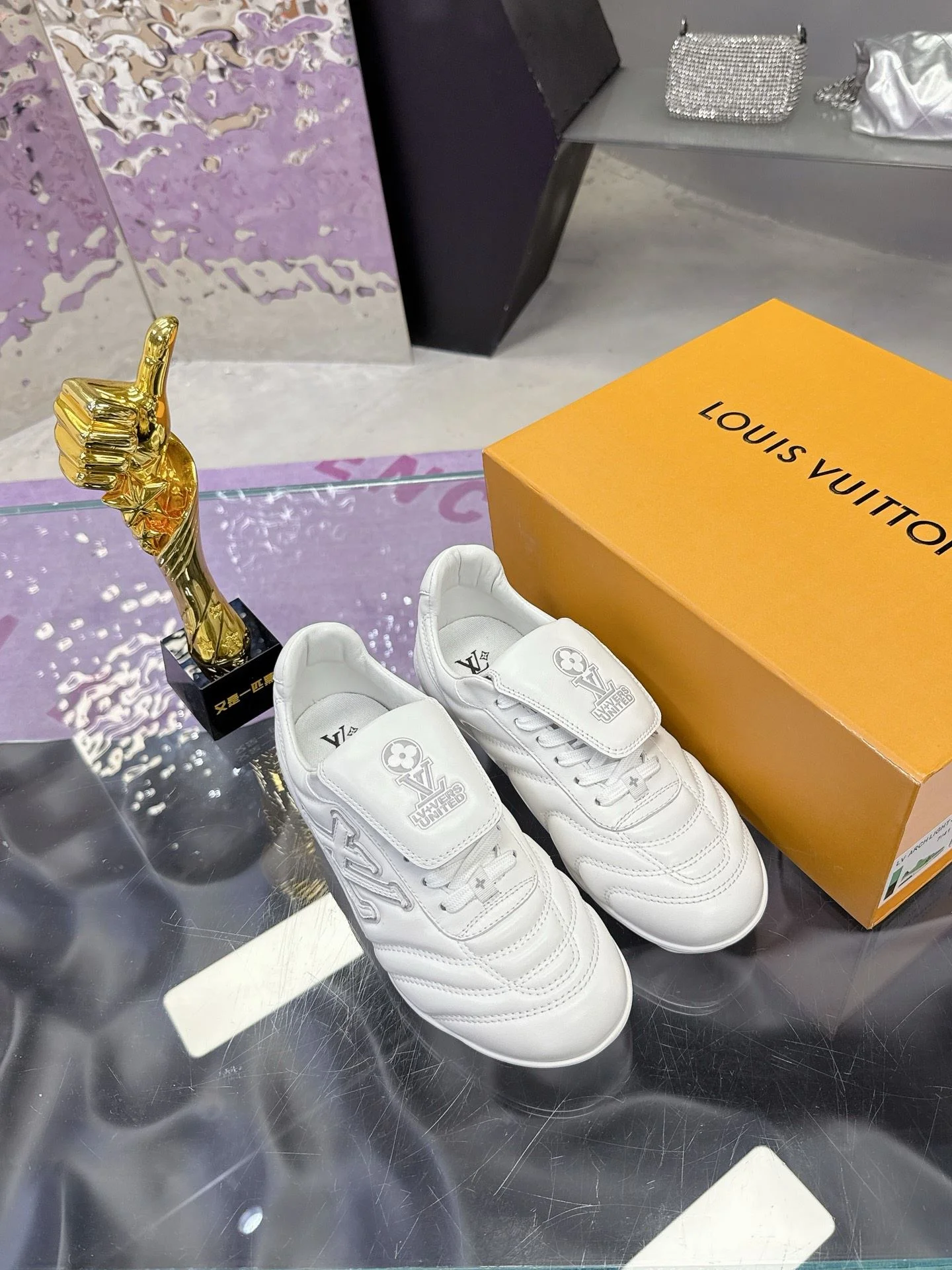 Louis Vuitton Low Shoes Flexible 31632