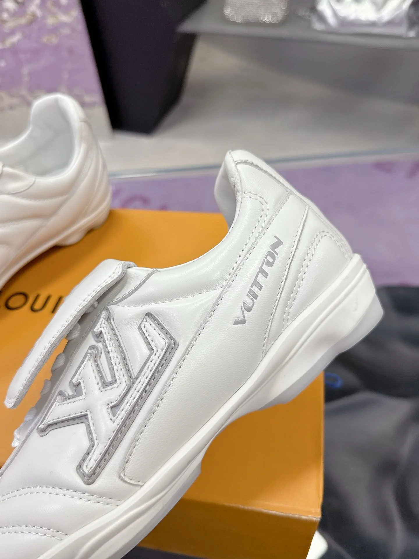 Louis Vuitton Low Shoes Flexible 31632