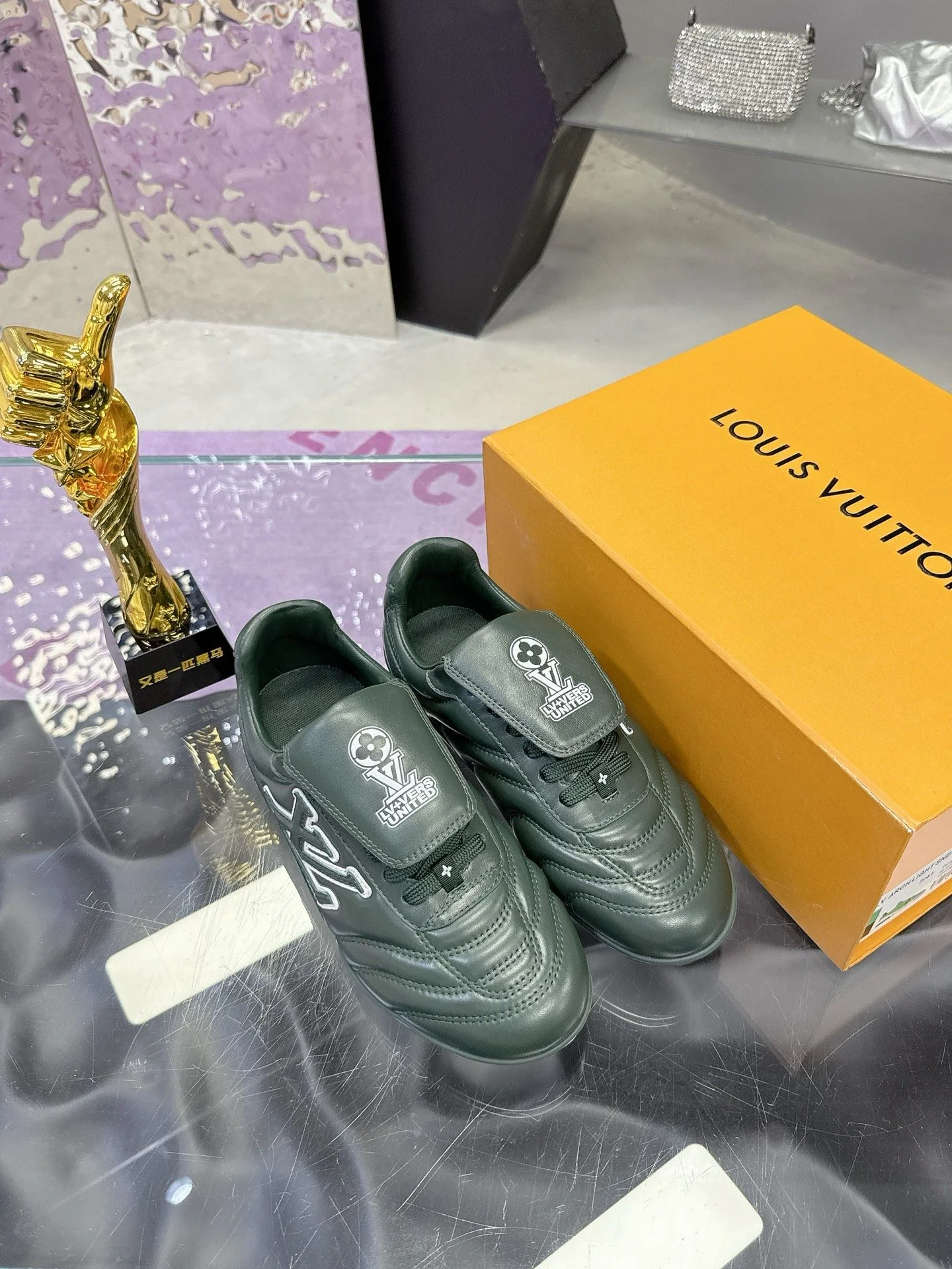 Louis Vuitton Low Shoes GoodFit 31626