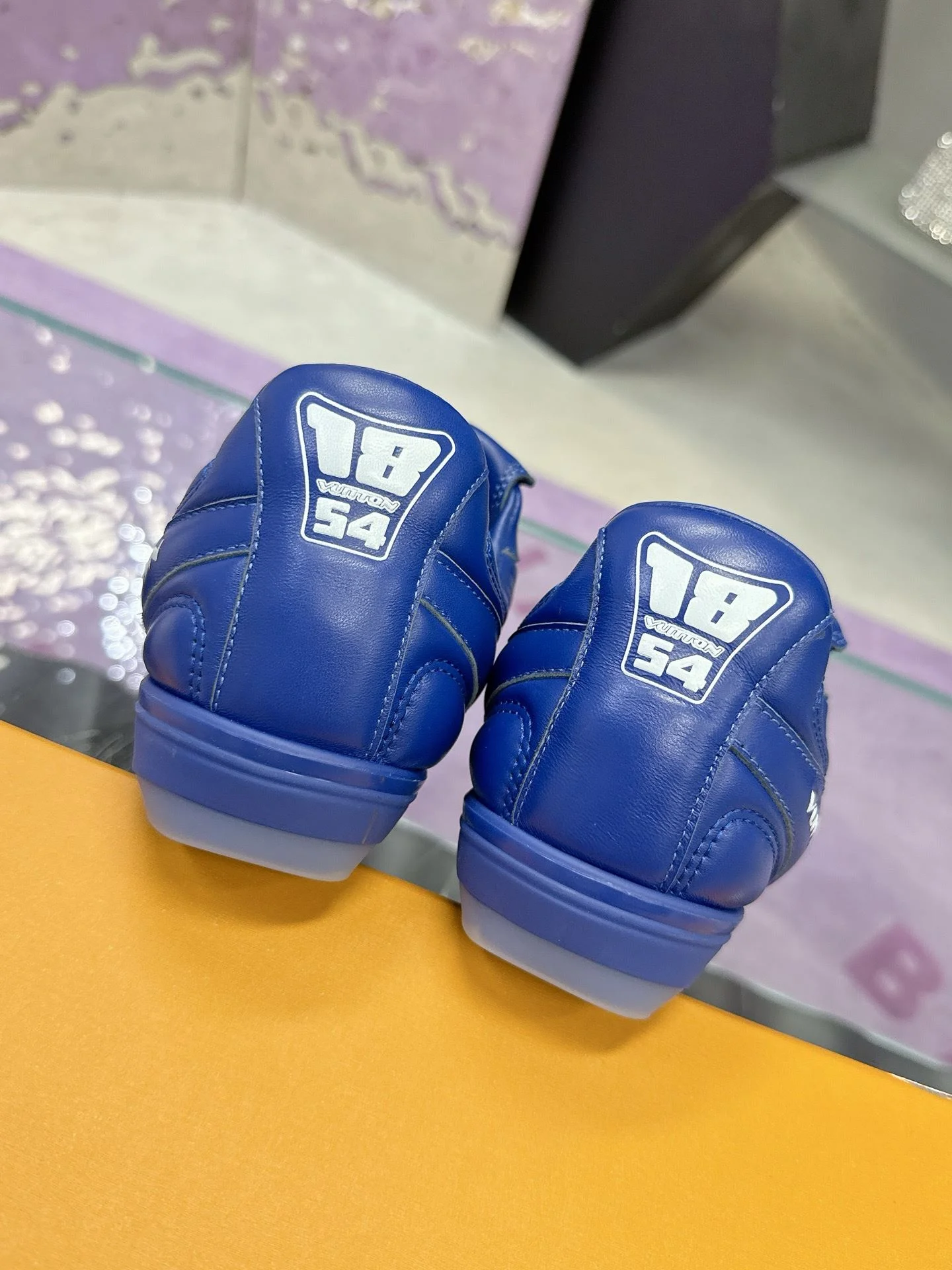 Louis Vuitton Low Shoes Trendy 31612