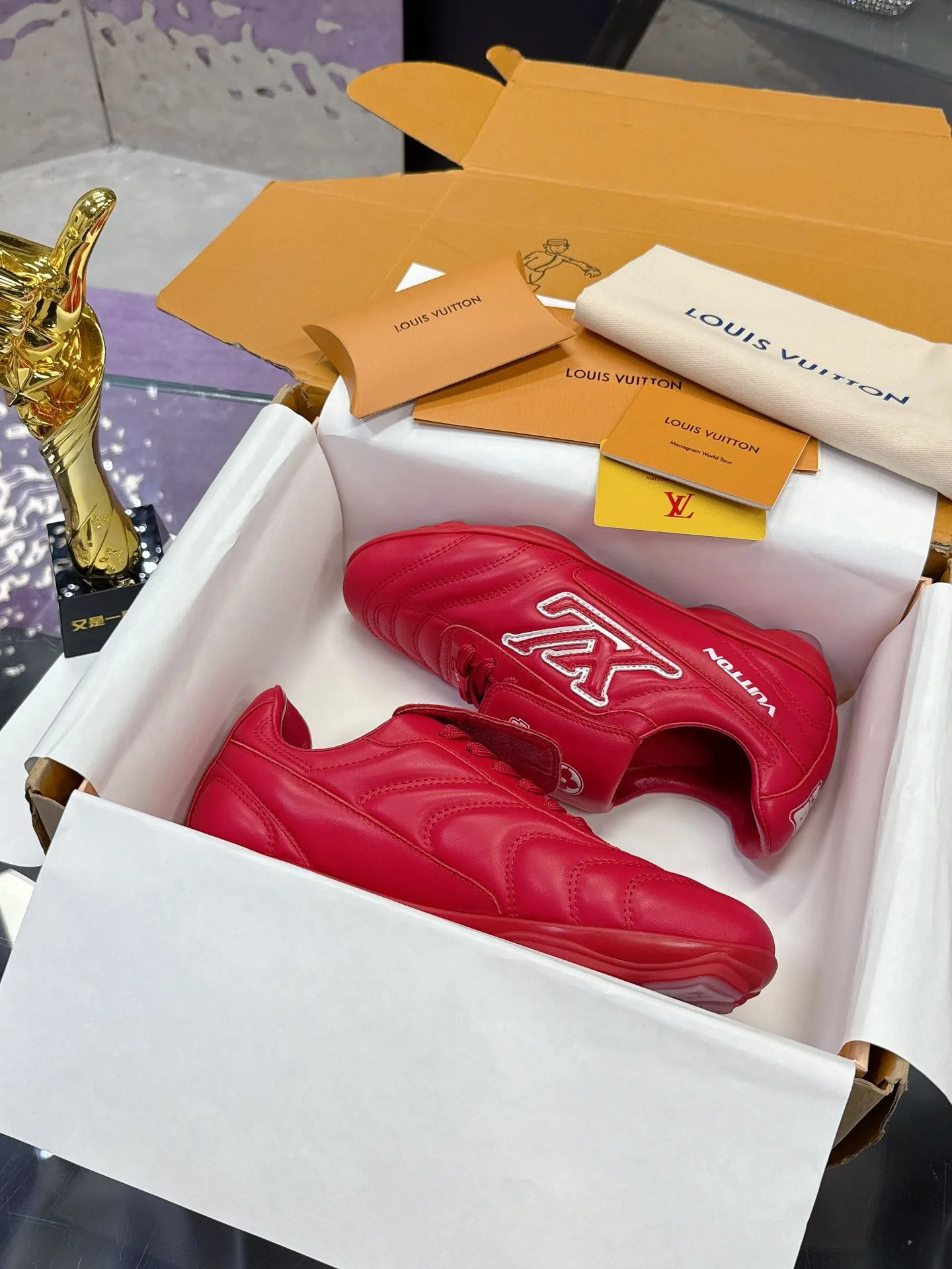 Bright Louis Vuitton Low Shoes 31636