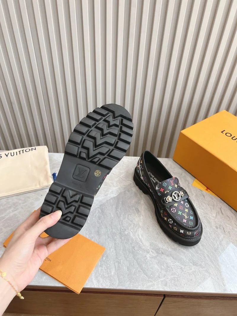 Louis Vuitton Low Shoes UrbanStyle 31615