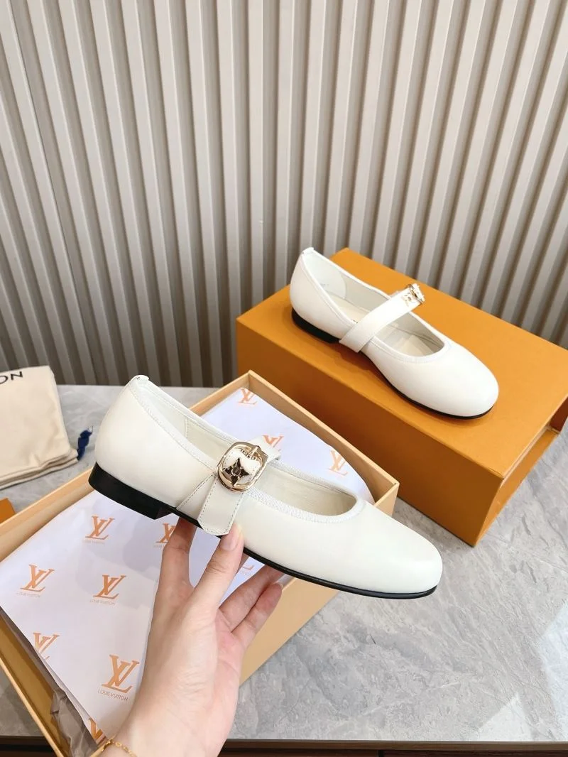 Attractive Louis Vuitton Low Shoes 31628