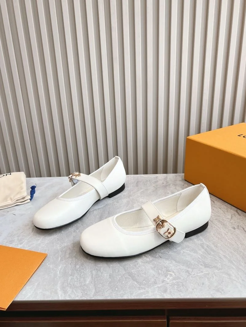 Attractive Louis Vuitton Low Shoes 31628