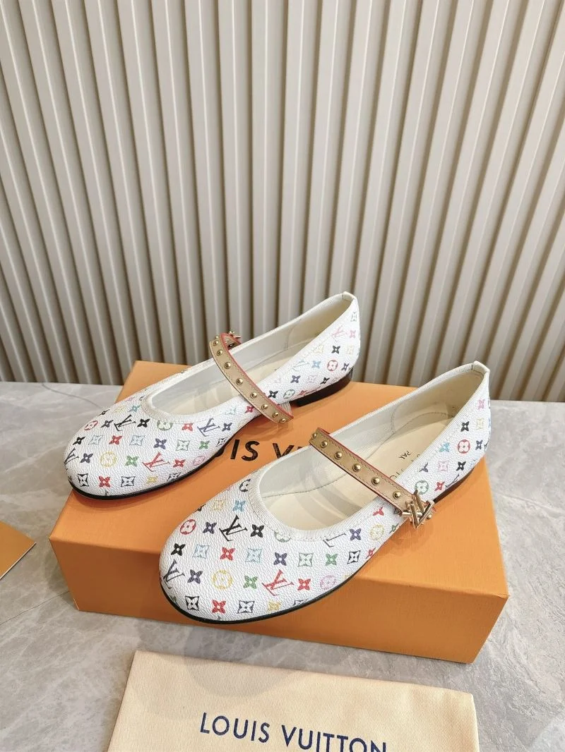 Louis Vuitton Low Shoes EasyCare 31611