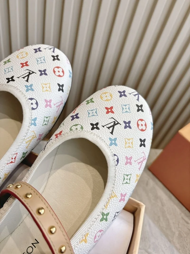 Louis Vuitton Low Shoes EasyCare 31611