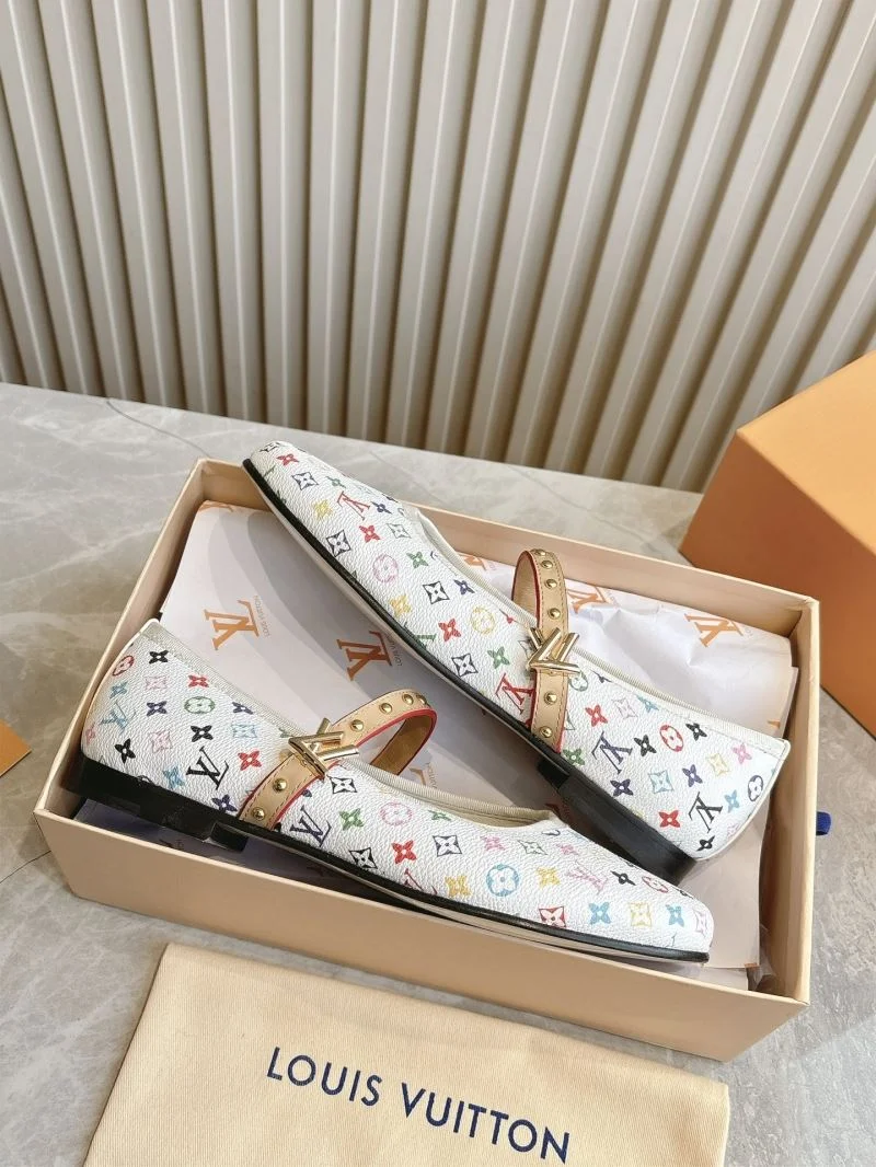 Louis Vuitton Low Shoes EasyCare 31611