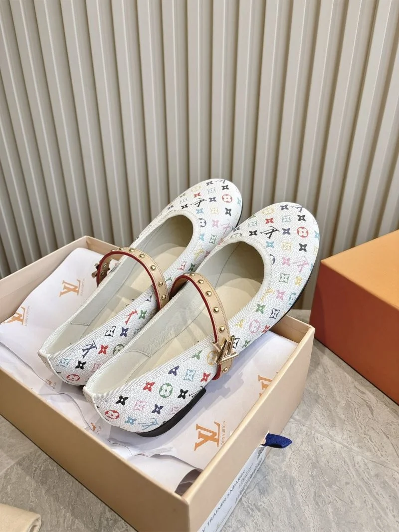 Louis Vuitton Low Shoes EasyCare 31611