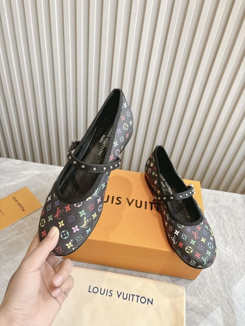 Louis Vuitton Low Shoes Timeless 31619