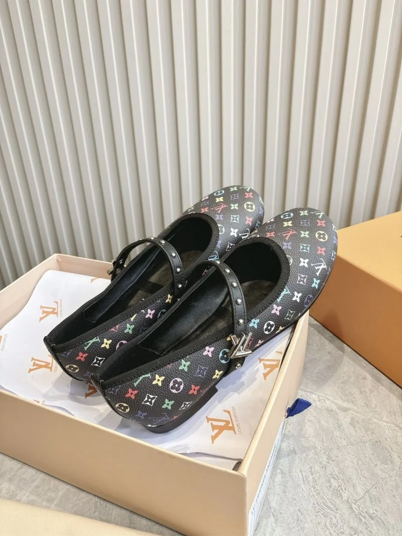Louis Vuitton Low Shoes Timeless 31619