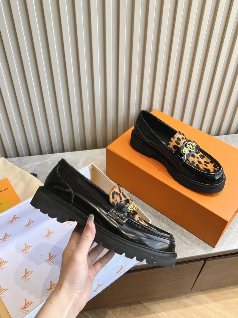Louis Vuitton Low Shoes Timeless 31617