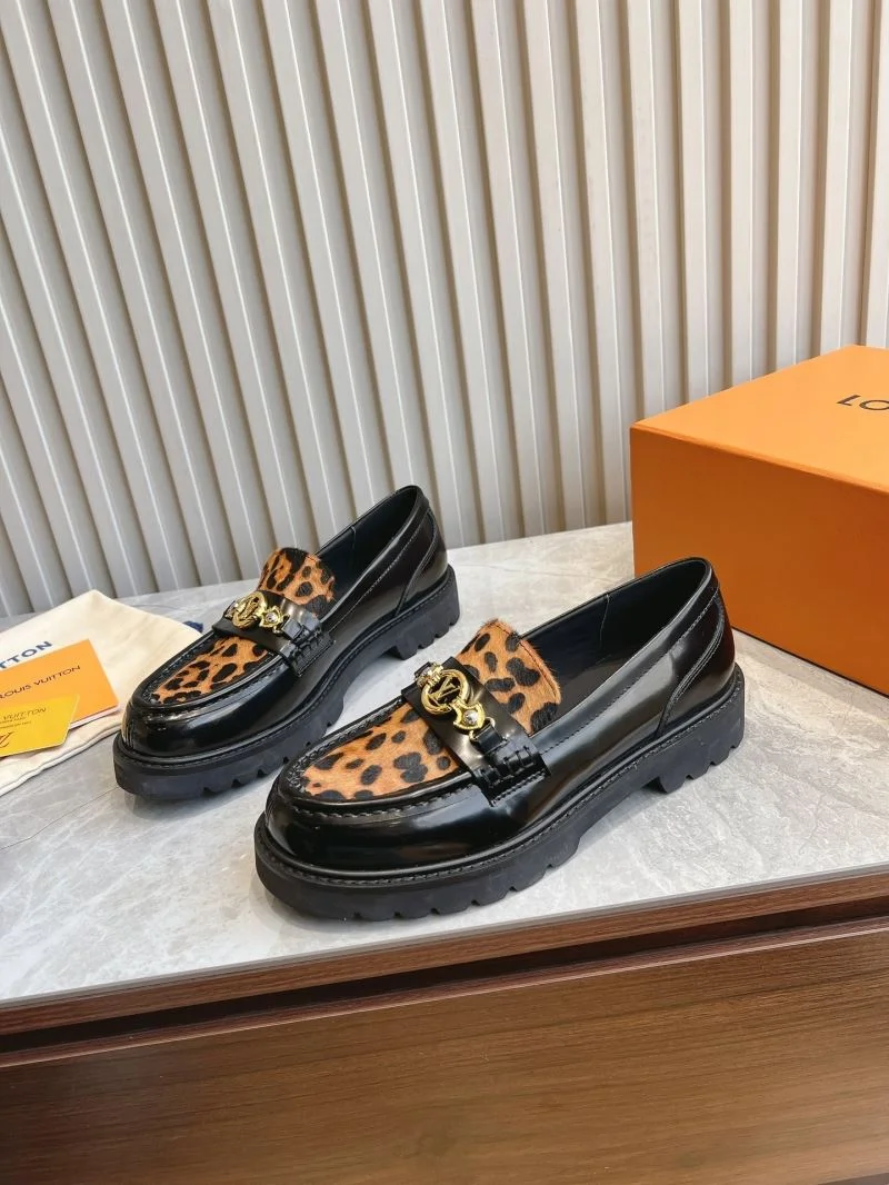 Louis Vuitton Low Shoes Timeless 31617