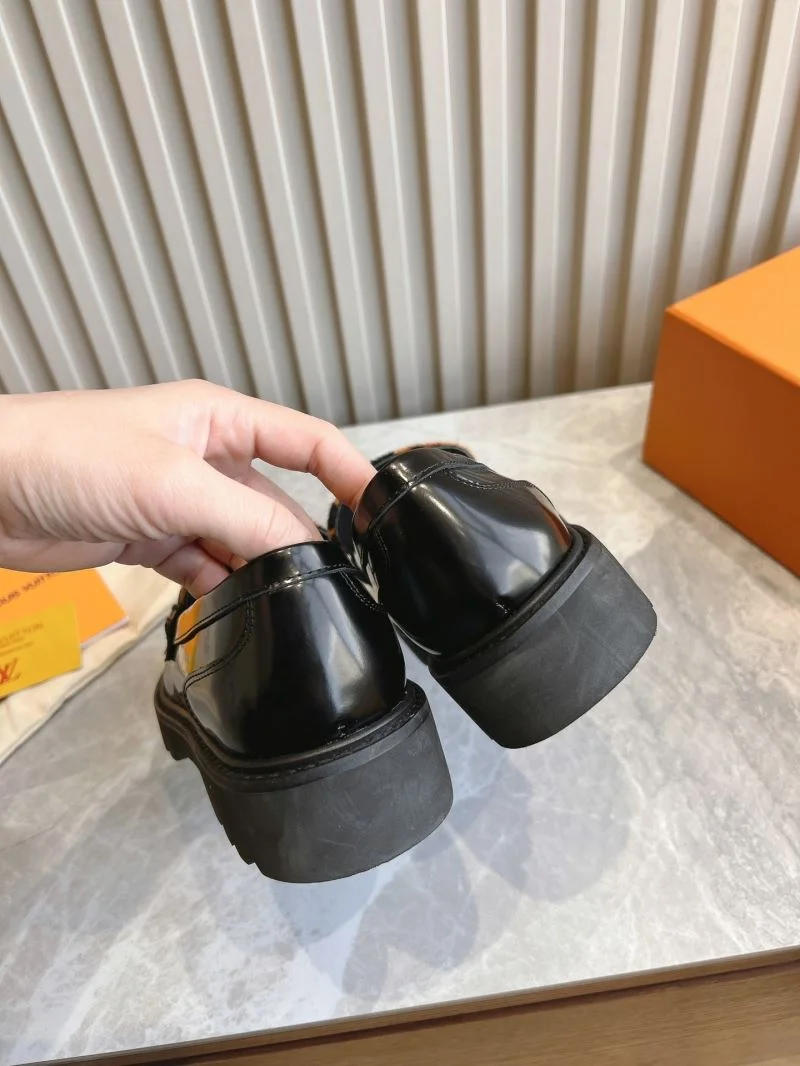 Louis Vuitton Low Shoes Timeless 31617