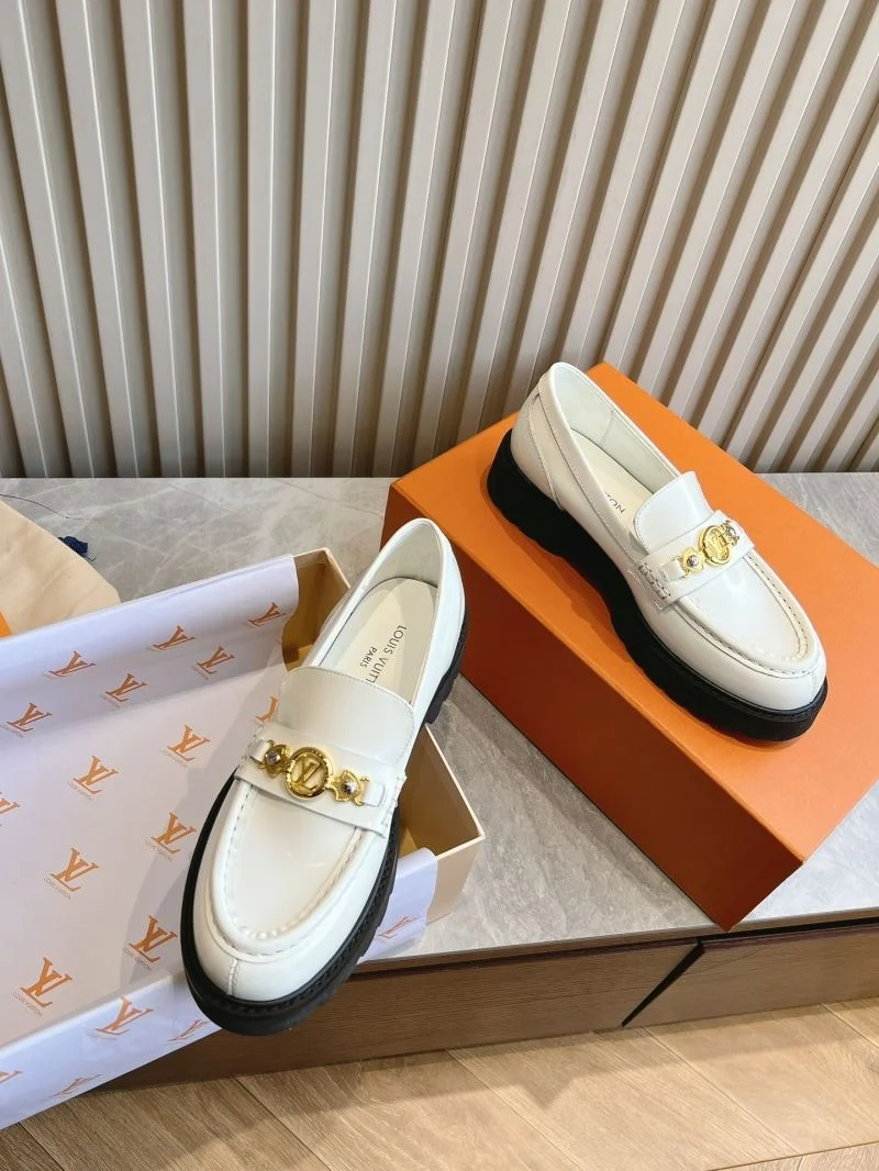 Stretchable Louis Vuitton Low Shoes 31609