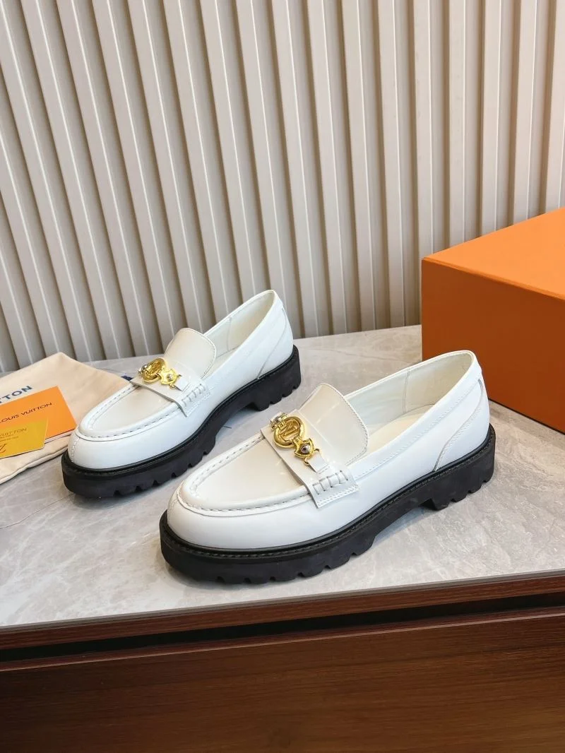 Stretchable Louis Vuitton Low Shoes 31609