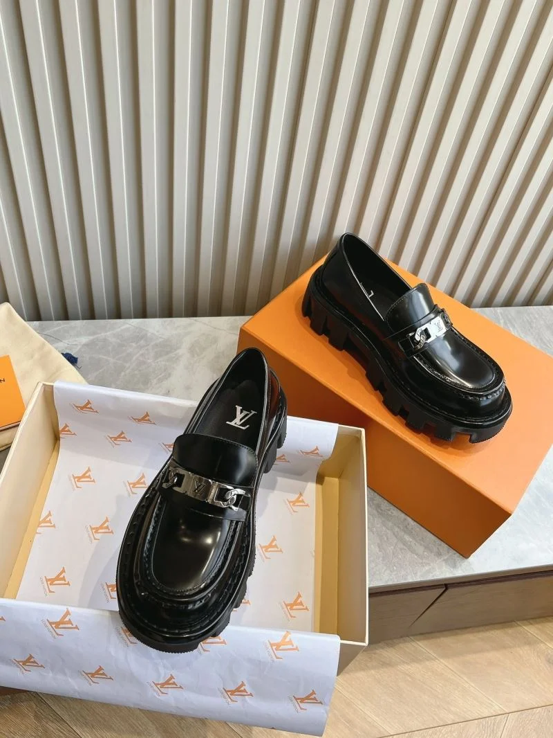 Youthful Louis Vuitton Low Shoes 31613