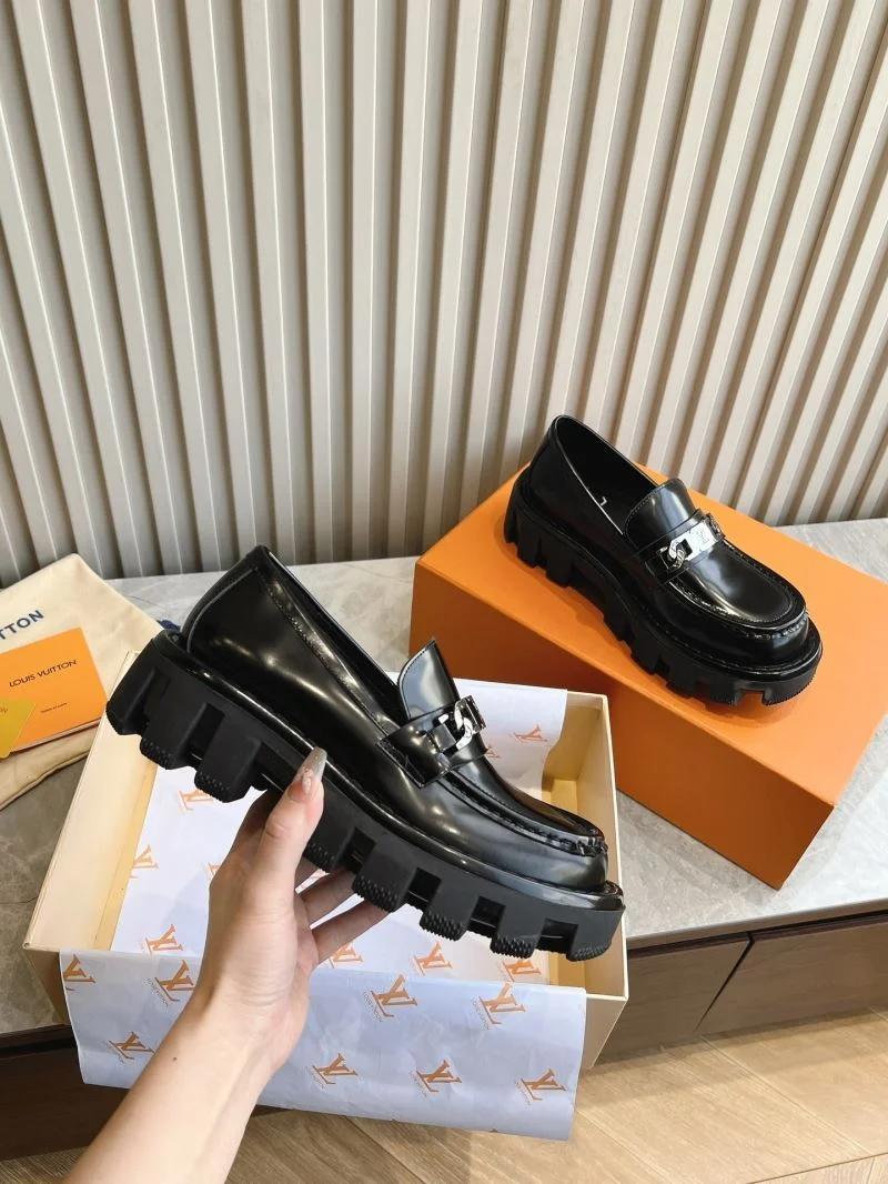 Youthful Louis Vuitton Low Shoes 31613