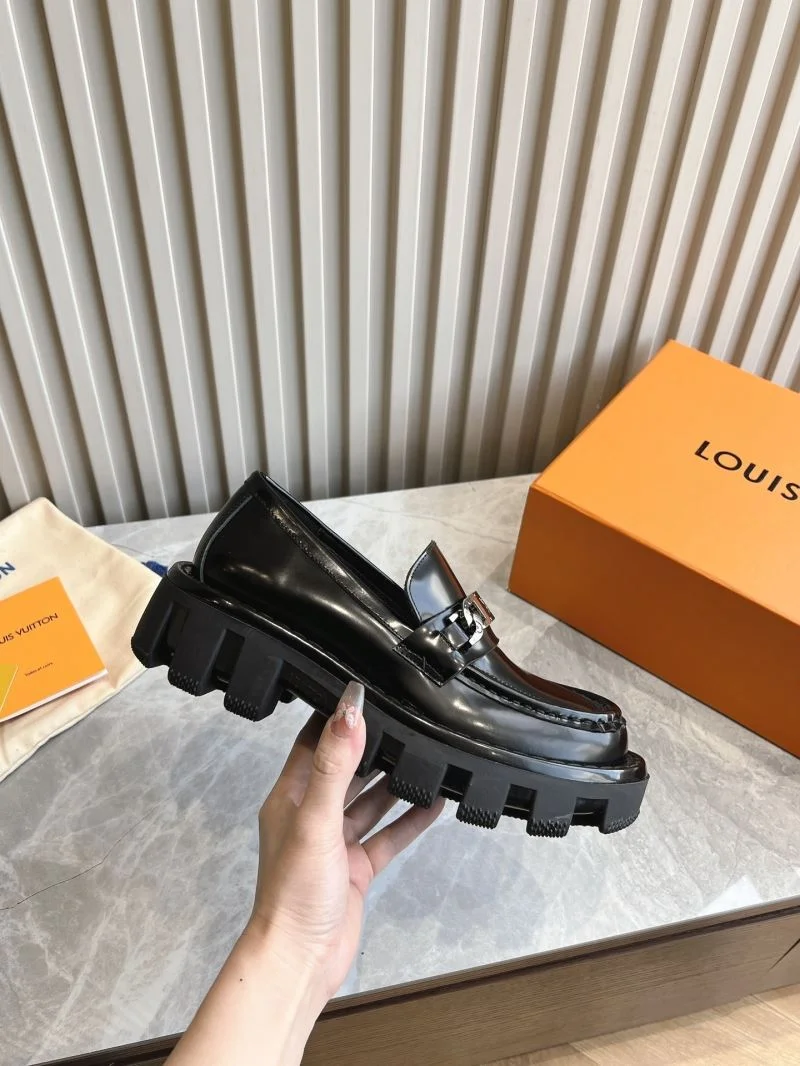 Youthful Louis Vuitton Low Shoes 31613