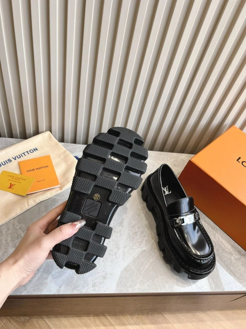 Youthful Louis Vuitton Low Shoes 31613