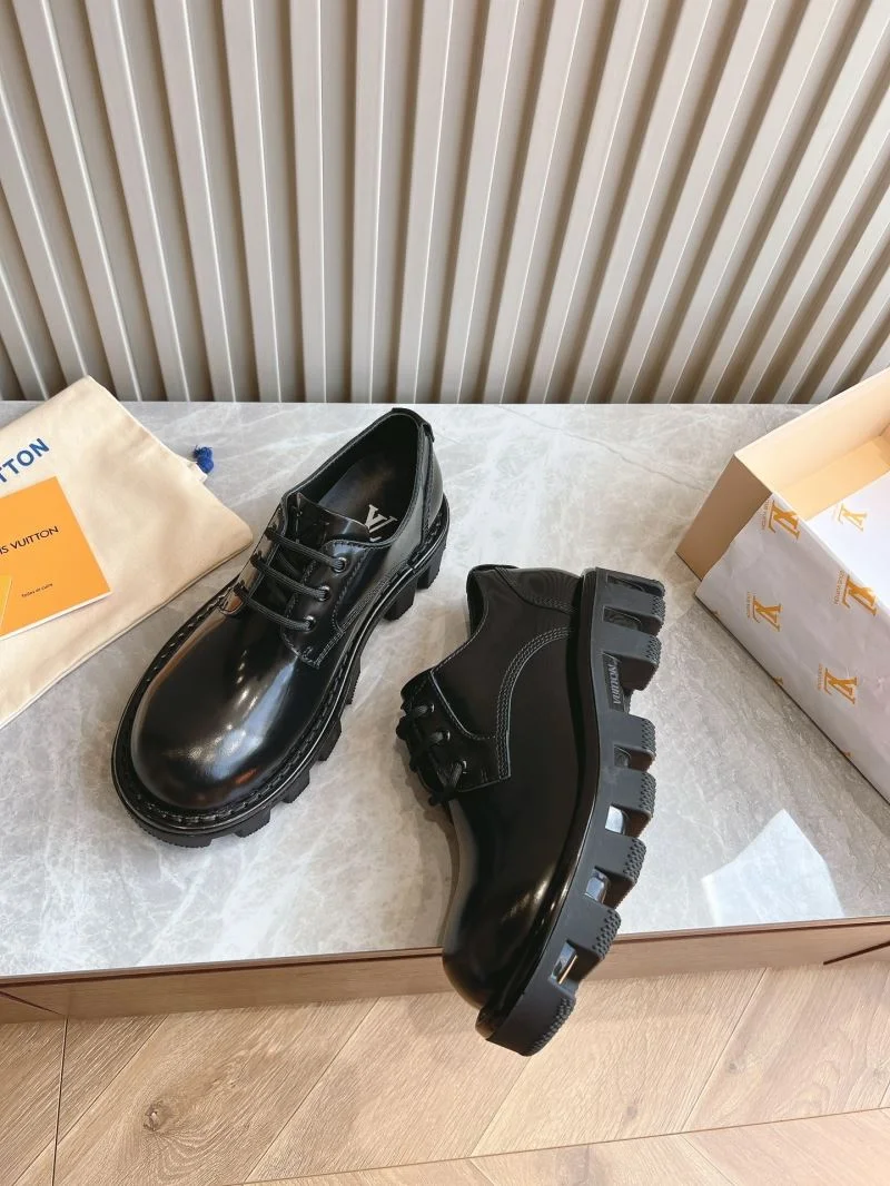 Louis Vuitton Low Shoes Durable 31601