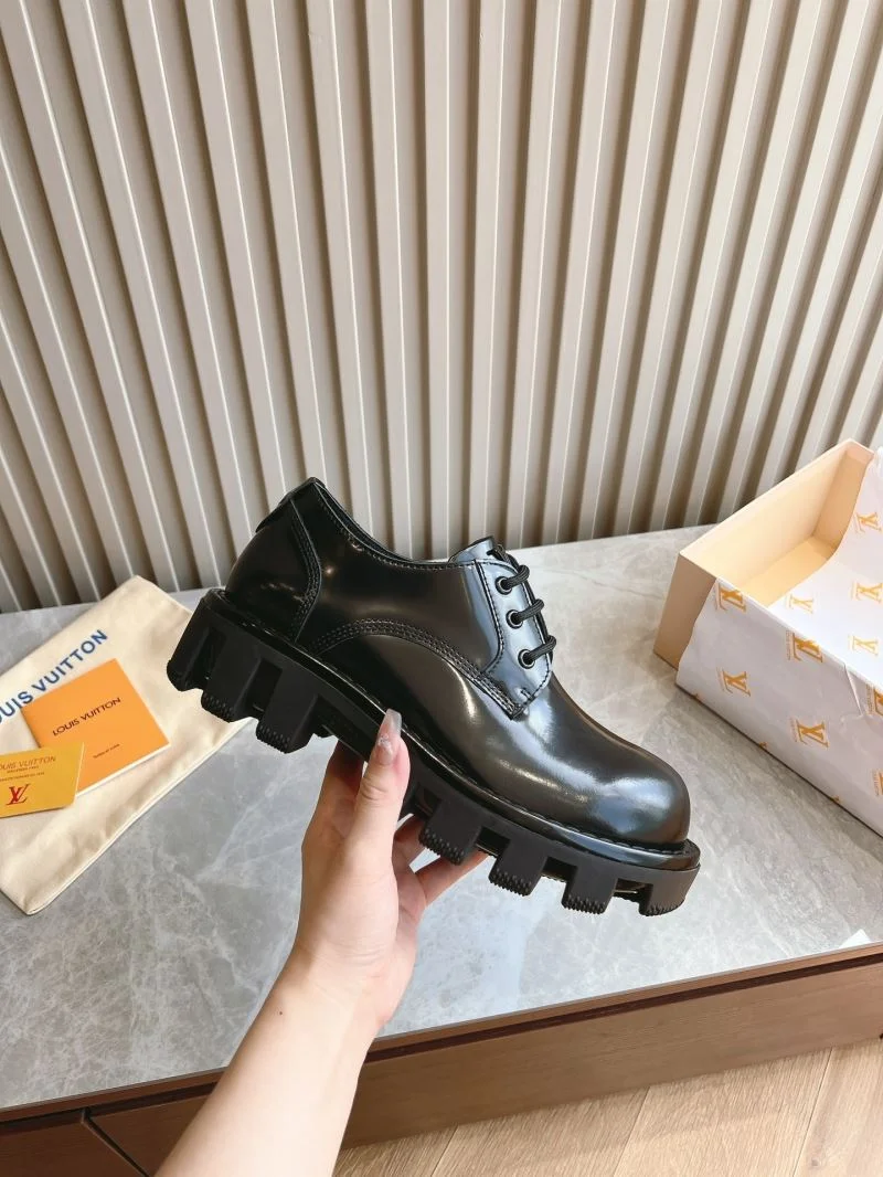 Louis Vuitton Low Shoes Durable 31601