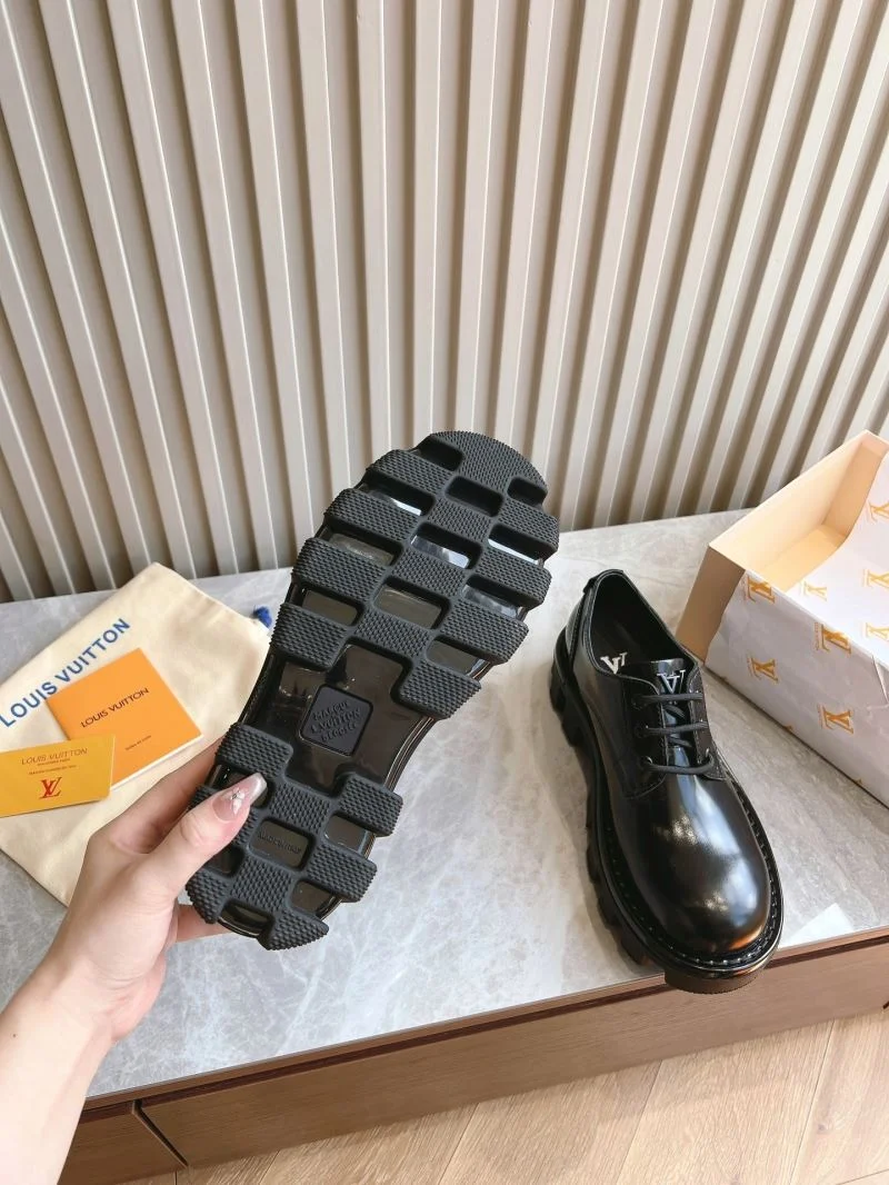 Louis Vuitton Low Shoes Durable 31601