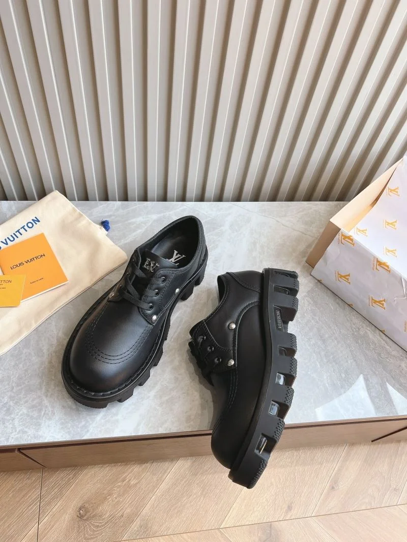 Louis Vuitton Low Shoes TimelessDesign 31599