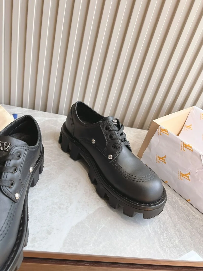 Louis Vuitton Low Shoes TimelessDesign 31599