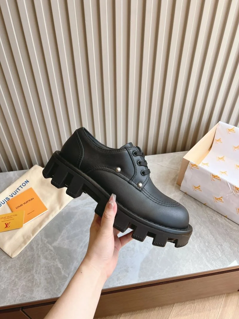 Louis Vuitton Low Shoes TimelessDesign 31599