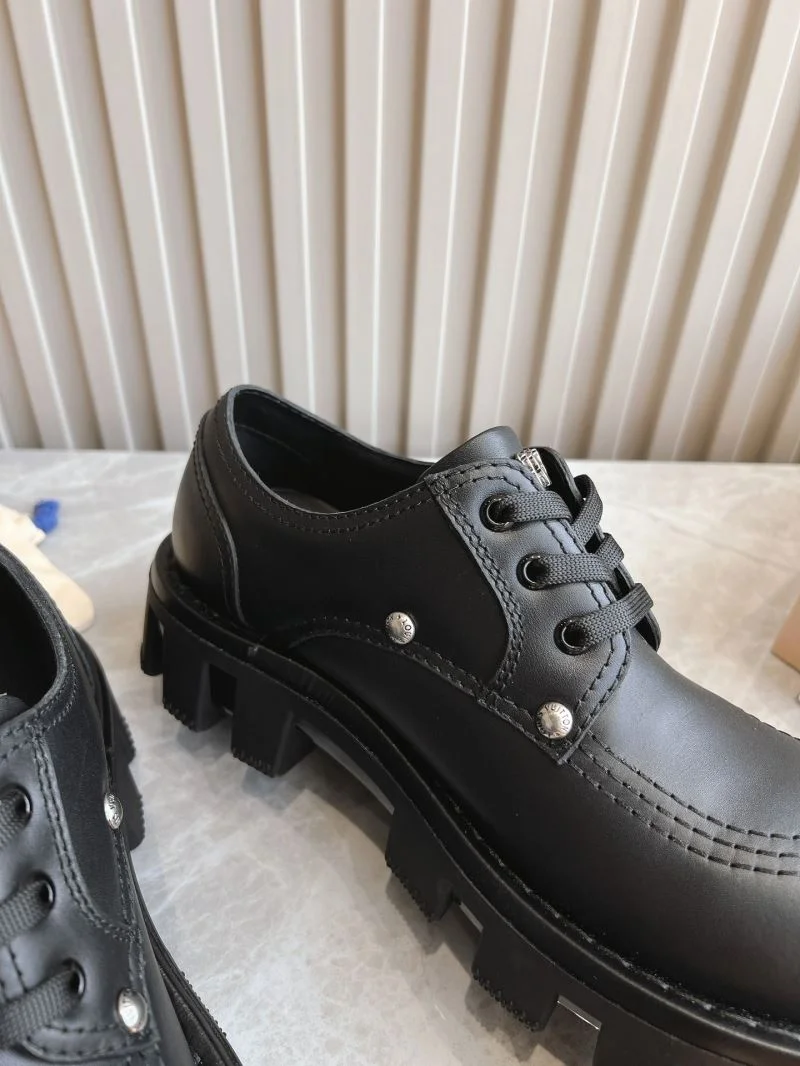 Louis Vuitton Low Shoes TimelessDesign 31599