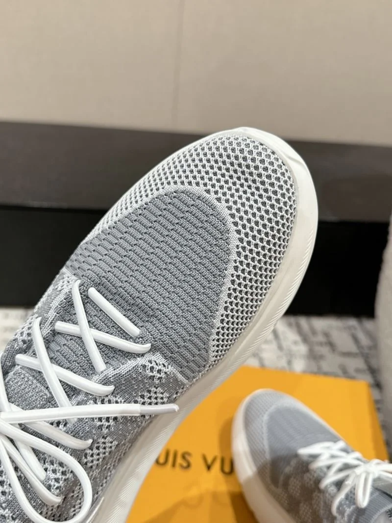 OnTrend Louis Vuitton Low Shoes 32336