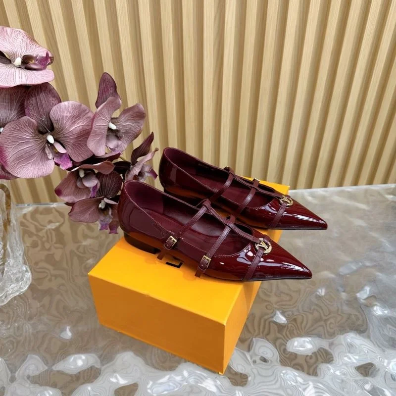 Louis Vuitton Low Shoes Modern 32335