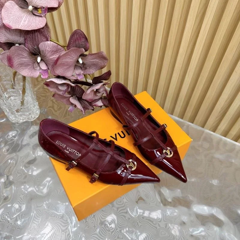 Louis Vuitton Low Shoes Modern 32335