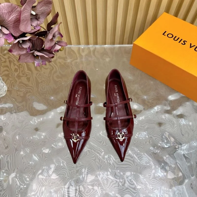 Louis Vuitton Low Shoes Modern 32335