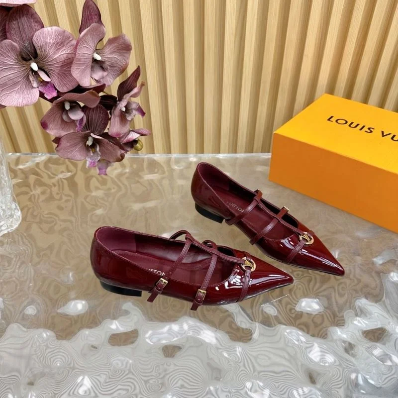 Louis Vuitton Low Shoes Modern 32335