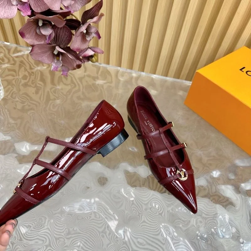 Louis Vuitton Low Shoes Modern 32335