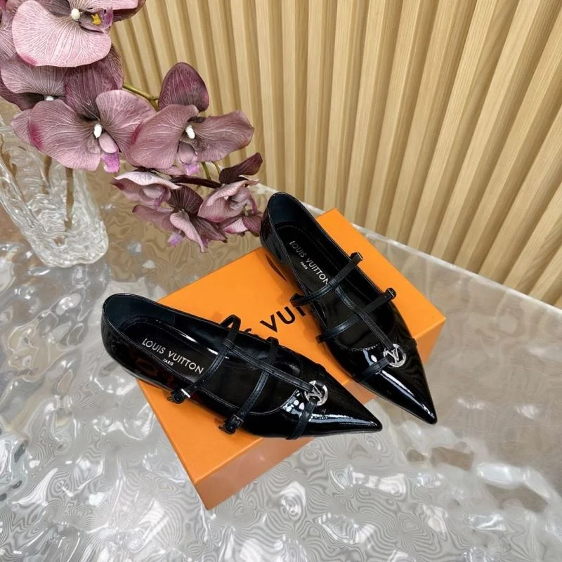 Premium Louis Vuitton Low Shoes 32339