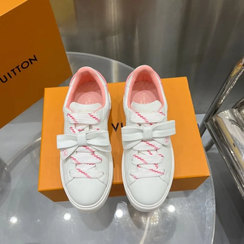 Louis Vuitton Low Shoes Bold 32330