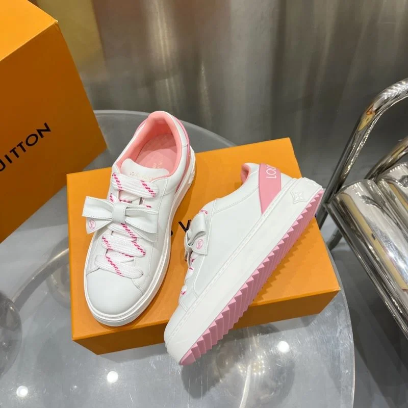 Louis Vuitton Low Shoes Bold 32330