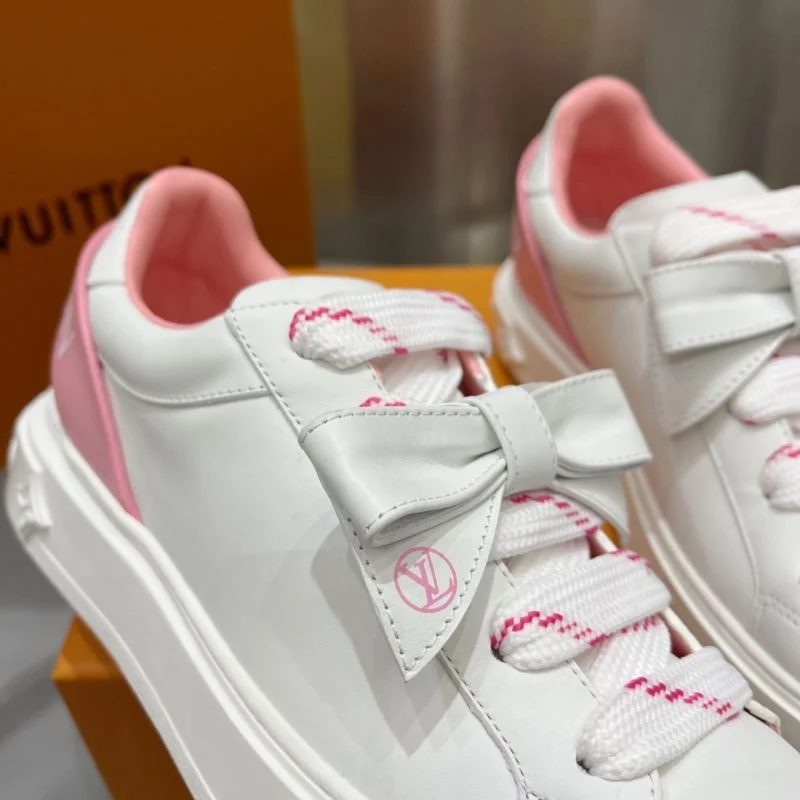 Louis Vuitton Low Shoes Bold 32330