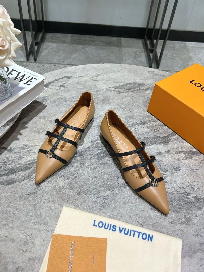 Louis Vuitton Low Shoes EasyCare 32322