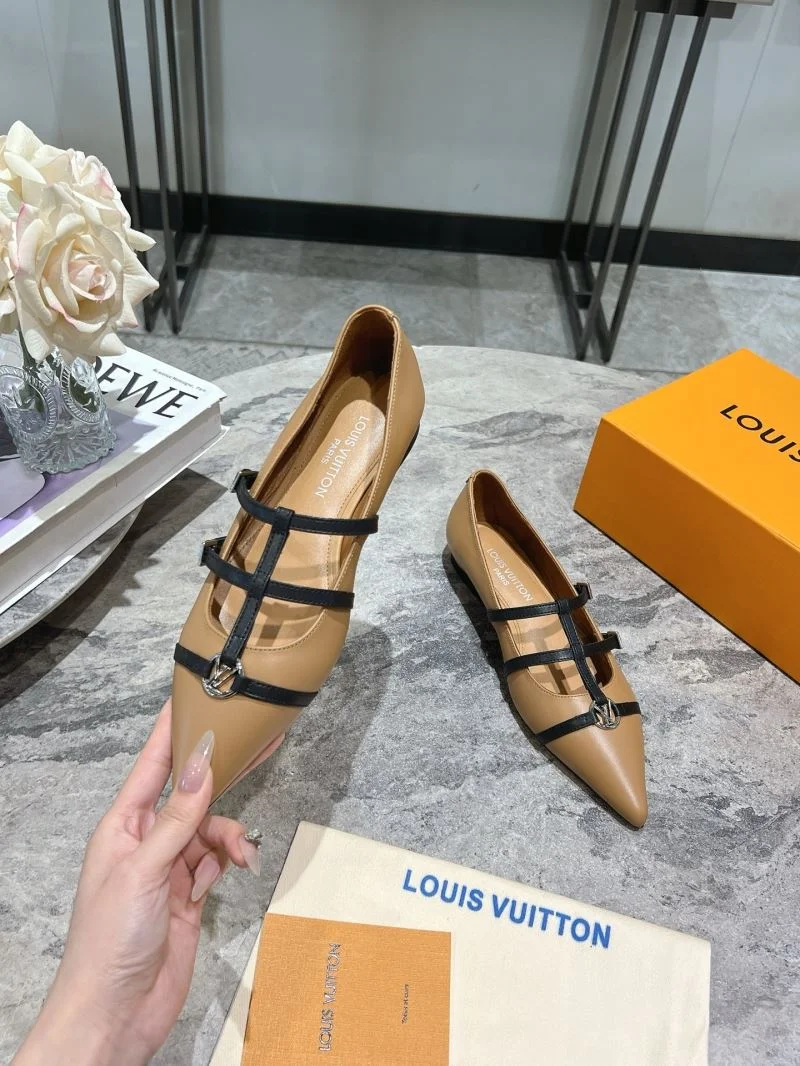 Louis Vuitton Low Shoes EasyCare 32322
