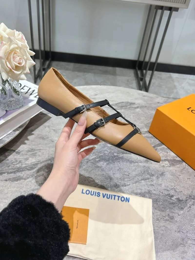 Louis Vuitton Low Shoes EasyCare 32322