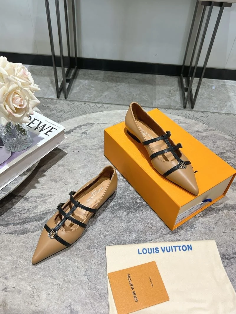 Louis Vuitton Low Shoes EasyCare 32322